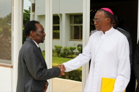 Monseigneur Zerbo avec le Président par interim, Monsieur Dioncounda Traoré